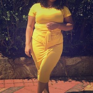 Two piece set ! Beautiful for spring/ summer 🌼